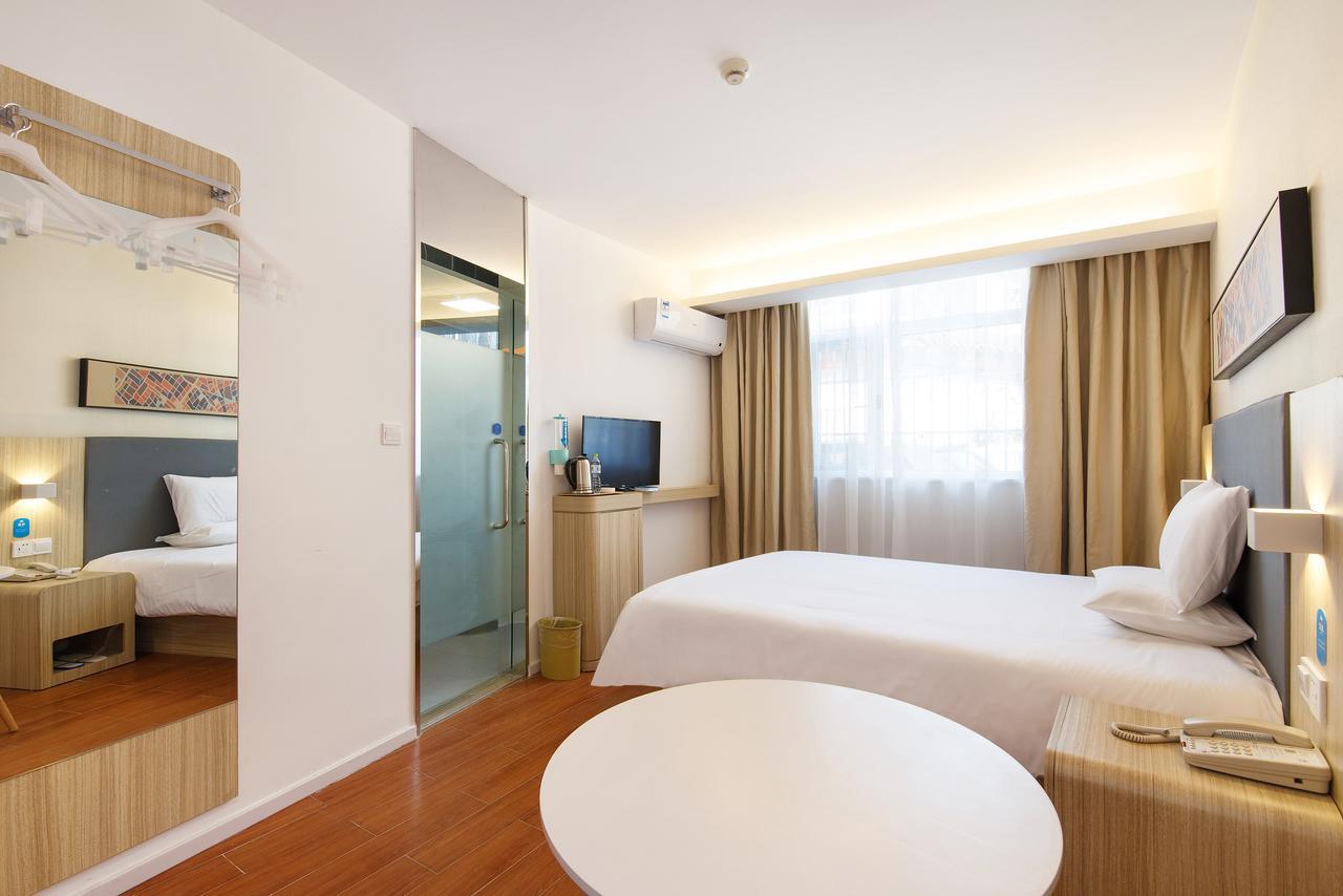 Hanting Hotel Shanghai Chunsha Jinhui Plaza Exteriör bild